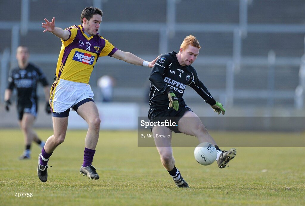 7 March 2010; Ross Donovan, Sligo, in action against David Kelly, Wexford. Allianz National Football League, Division 3, Round 3, Wexford v Sligo, Wexford Park, Wexford. Picture credit: Matt Browne / SPORTSFILE