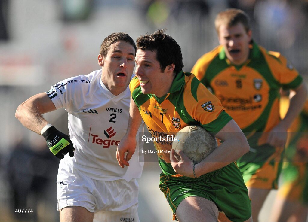7 March 2010; Kevin Cassidy, Donegal, in action against Michael Foley, Kildare. Allianz GAA Football National League, Division 2, Round 3, Kildare v Donegal, St Conleth's Park, Newbridge, Co. Kildare. Picture credit: David Maher / SPORTSFILE
