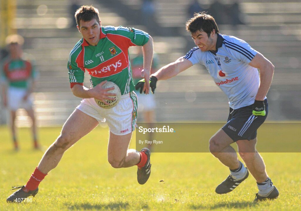 7 March 2010; Semus O Se, Mayo, in action against Michael McAuley, Dublin. Allianz GAA Football National League Division 1 Round 3, Mayo v Dublin, McHale Park, Castlebar, Co. Mayo. Picture credit: Ray Ryan / SPORTSFILE
