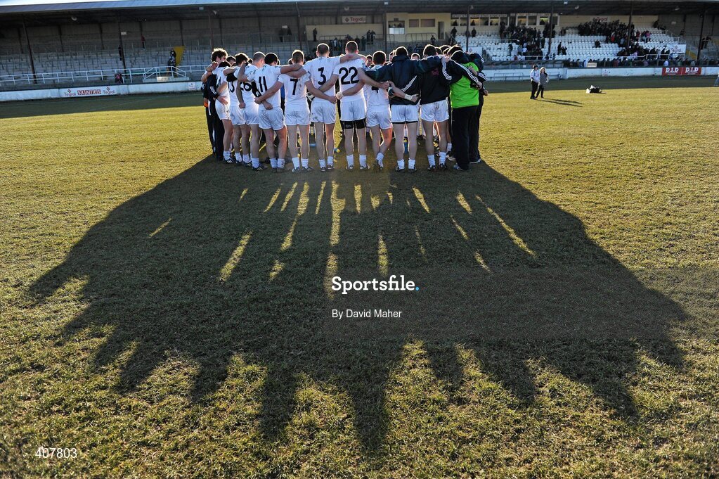 7 March 2010; Kildare players and officials form a huddle at the end of the game. Allianz GAA Football National League, Division 2, Round 3, Kildare v Donegal, St Conleth's Park, Newbridge, Co. Kildare. Picture credit: David Maher / SPORTSFILE