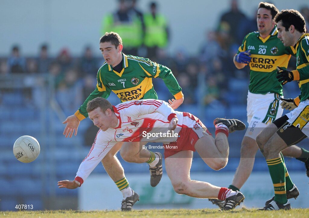7 March 2010; Fergal Doherty, Derry, in action against Killian Young, Kerry. Allianz GAA Football National League, Division 1, Round 3, Kerry v Derry, Austin Stack Park, Tralee, Co. Kerry. Picture credit: Brendan Moran / SPORTSFILE