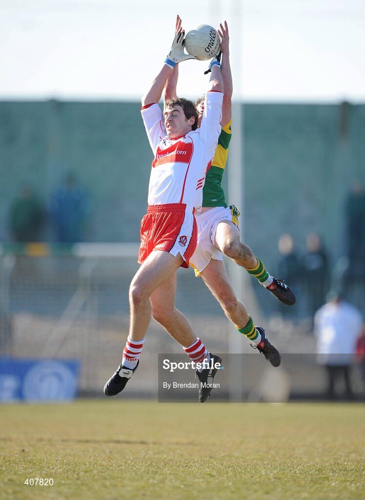 7 March 2010; Charlie Kielt, Derry, contests a kickout with David O'Callaghan, Kerry. Allianz GAA Football National League, Division 1, Round 3, Kerry v Derry, Austin Stack Park, Tralee, Co. Kerry. Picture credit: Brendan Moran / SPORTSFILE