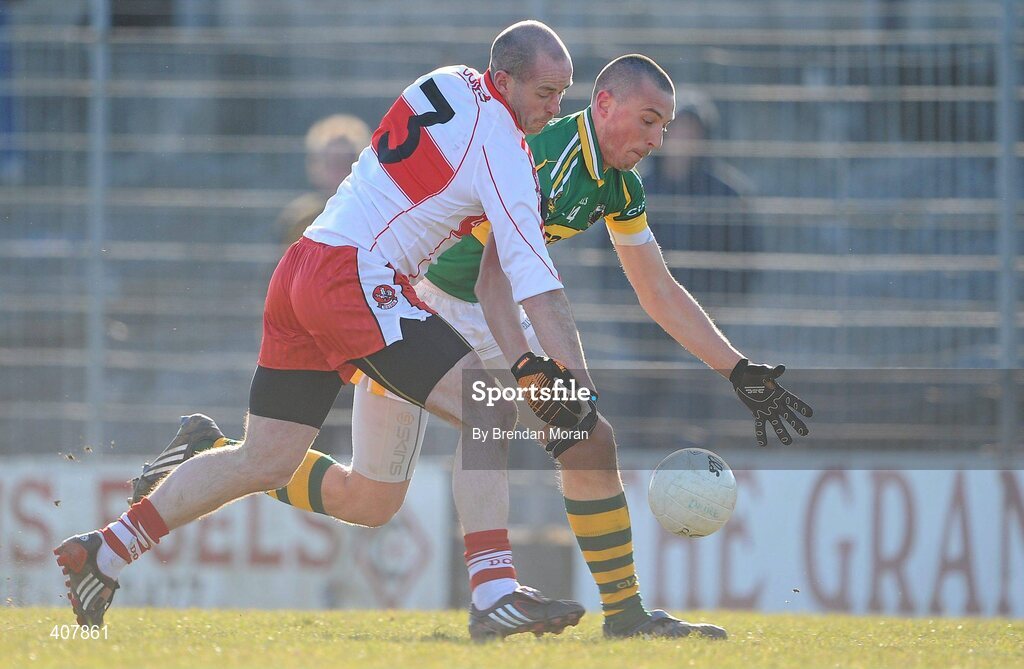 7 March 2010; Kieran Donaghy, Kerry, in action against Kevin McCloy, Derry. Allianz GAA Football National League, Division 1, Round 3, Kerry v Derry, Austin Stack Park, Tralee, Co. Kerry. Picture credit: Brendan Moran / SPORTSFILE