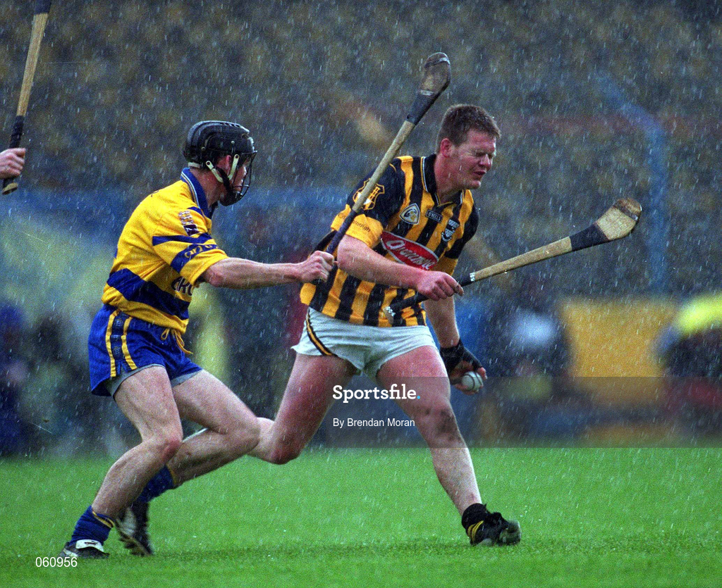 29 April 2001; Tom Drennan of Kilkenny in action against Colm Forde of Clare during the Allianz GAA National Hurling League Division 1 Semi-Final match between Clare and Kilenny at Semple Stadium in Thurles, Tipperary. Photo by Brendan Moran/Sportsfile