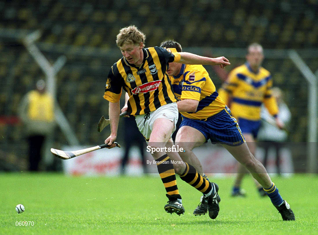 29 April 2001; John Power of Kilkenny, in action against John Reddan of Clare during the Allianz GAA National Hurling League Division 1 Semi-Final match between Clare and Kilenny at Semple Stadium in Thurles, Tipperary. Photo by Brendan Moran/Sportsfile