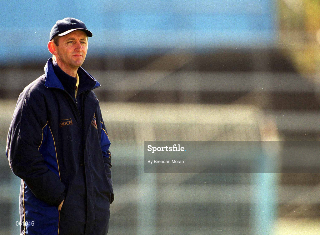 29 April 2001; Clare manager Cyril Lyons during the Allianz GAA National Hurling League Division 1 Semi-Final match between Clare and Kilenny at Semple Stadium in Thurles, Tipperary. Photo by Brendan Moran/Sportsfile