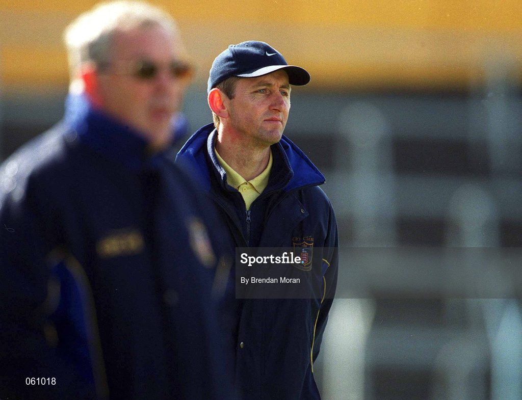 29 April 2001; Clare manager Cyril Lyons during the Allianz GAA National Hurling League Division 1 Semi-Final match between Clare and Kilenny at Semple Stadium in Thurles, Tipperary. Photo by Brendan Moran/Sportsfile