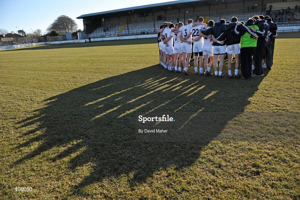 7 March 2010; Kildare players and officials form a huddle at the end of the game. Allianz GAA Football National League, Division 2, Round 3, Kildare v Donegal, St Conleth's Park, Newbridge, Co. Kildare. Picture credit: David Maher / SPORTSFILE