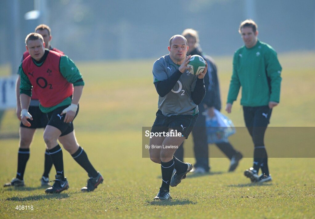 9 March 2010; Ireland's Rory Best with Tom Court, left, and Tomas O'Leary, right, during rugby squad training ahead of their RBS Six Nations Rugby Championship match against Wales on Saturday. Dr. Hickey Park, Greystones, Co. Wicklow. Picture credit; Brian Lawless / SPORTSFILE