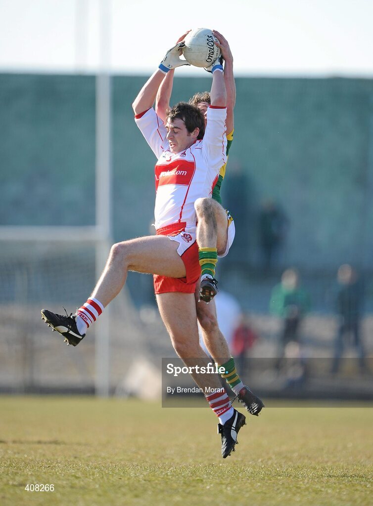 7 March 2010; Charles Kielt, Derry, contests a kickout with David O'Callaghan, Kerry. Allianz GAA Football National League, Division 1, Round 3, Kerry v Derry, Austin Stack Park, Tralee, Co. Kerry. Picture credit: Brendan Moran / SPORTSFILE