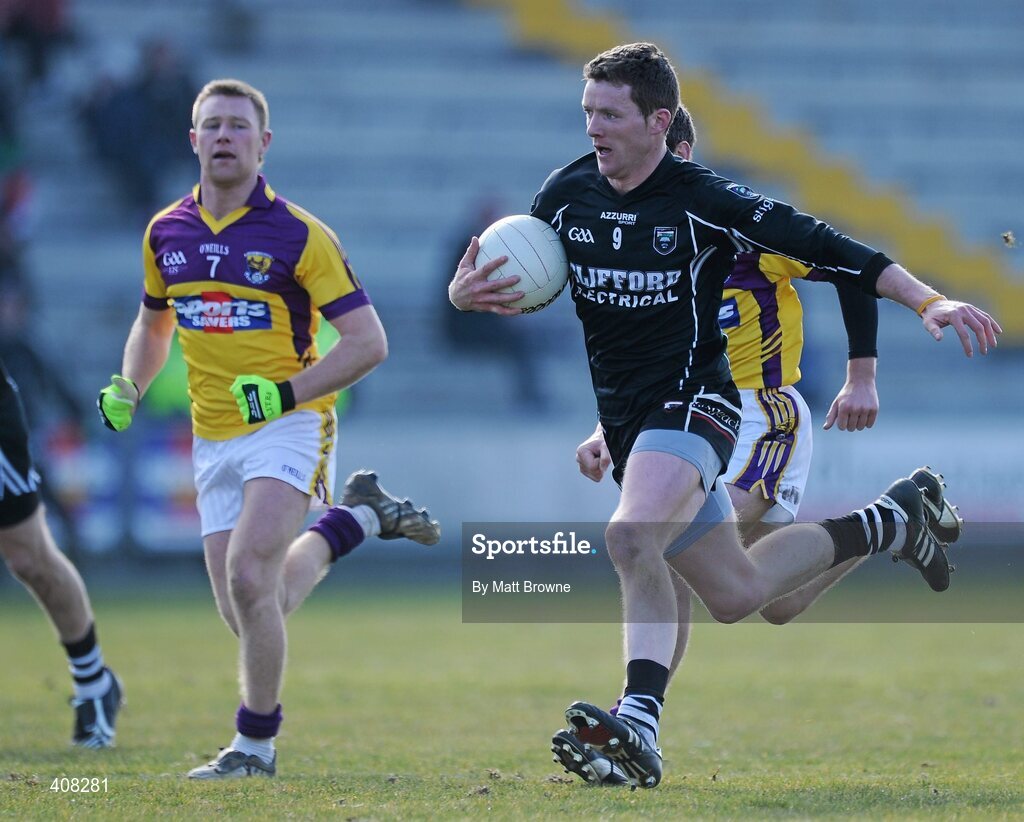 7 March 2010; Tony Taylor, Sligo, in action against Redmond Barry and Aindreas Doyle, Wexford. Allianz National Football League, Division 3, Round 3, Wexford v Sligo, Wexford Park, Wexford. Picture credit: Matt Browne / SPORTSFILE