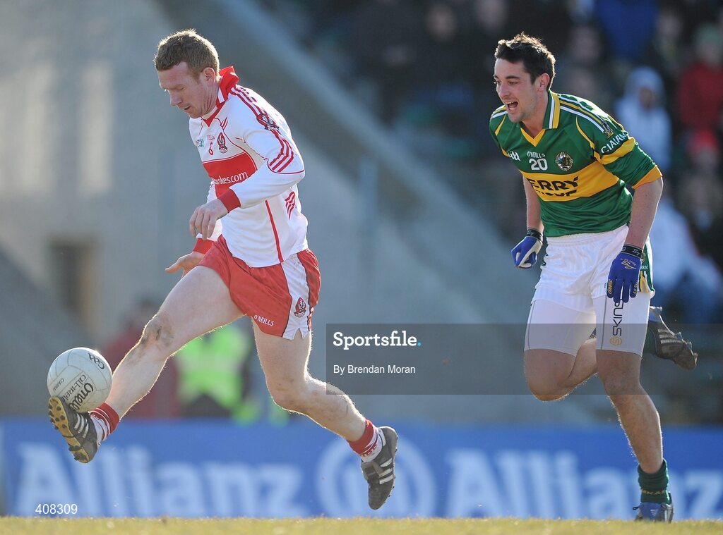 7 March 2010; Fergal Doherty, Derry, in action against Anthony Maher, Kerry. Allianz GAA Football National League, Division 1, Round 3, Kerry v Derry, Austin Stack Park, Tralee, Co. Kerry. Picture credit: Brendan Moran / SPORTSFILE