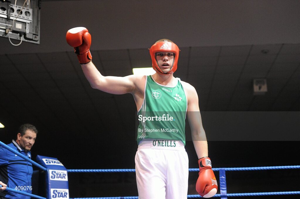 12 March 2010; Con Sheehan, Ireland, is victorious over Clemente Russo, Italy, following their 91kg bout. Elite International, National Stadium, Dublin. Picture credit: Stephen McCarthy / SPORTSFILE