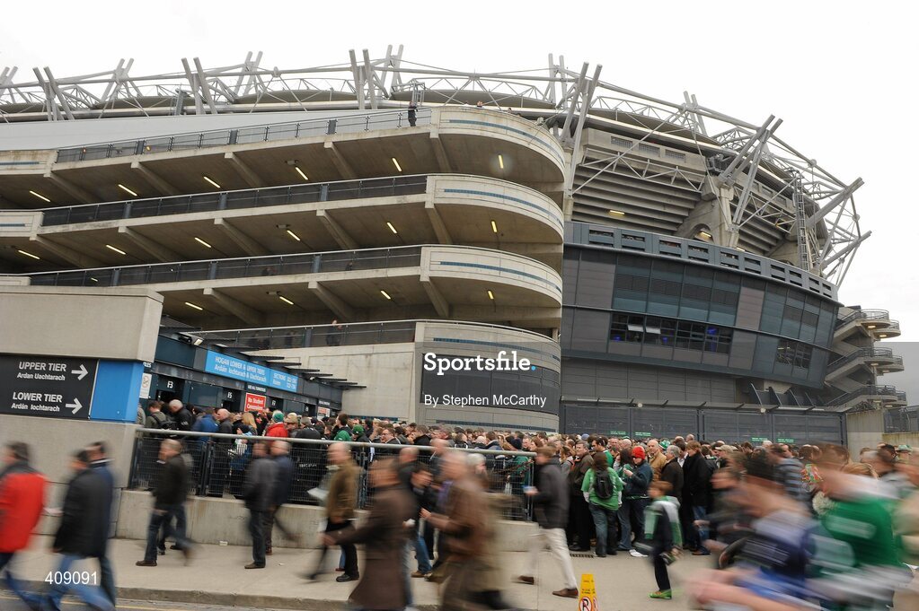 13 March 2010; Supporters arrive at Croke Park and queue at the turn-styles as the game is delayed by 10 minutes. RBS Six Nations Rugby Championship, Ireland v Wales, Croke Park, Dublin. Picture credit: Stephen McCarthy / SPORTSFILE