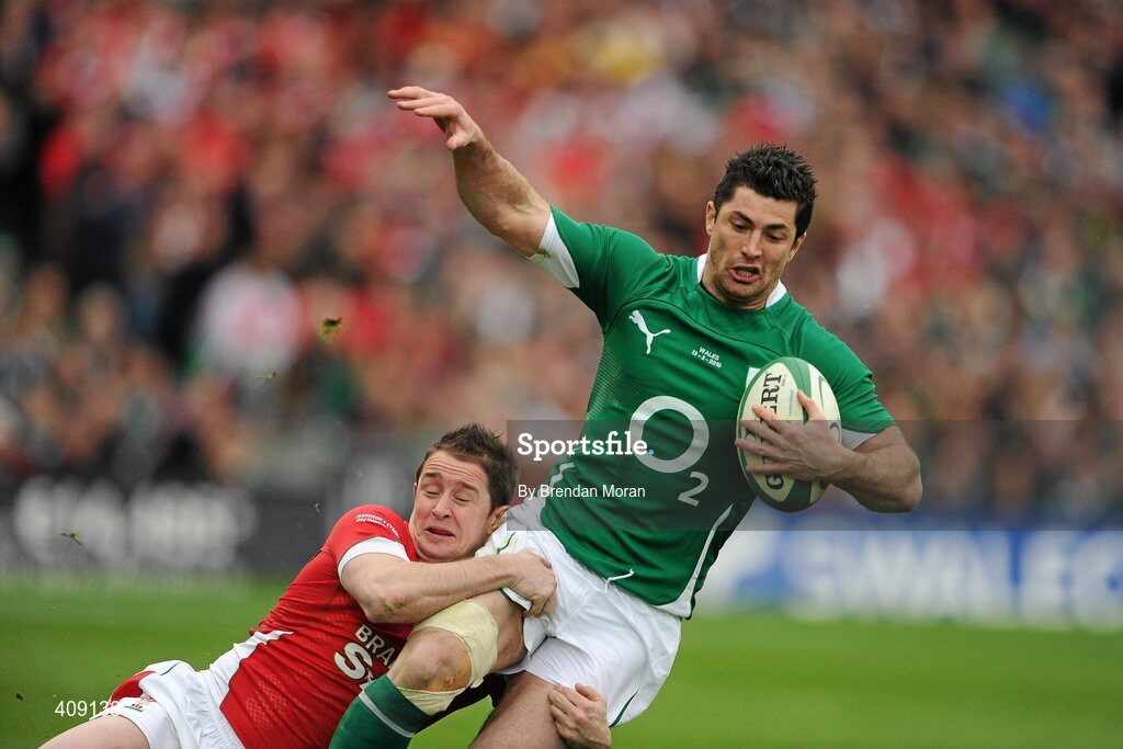 13 March 2010; Rob Kearney, Ireland, is tackled by Shane Williams, Wales. RBS Six Nations Rugby Championship, Ireland v Wales, Croke Park, Dublin. Picture credit: Brendan Moran / SPORTSFILE
