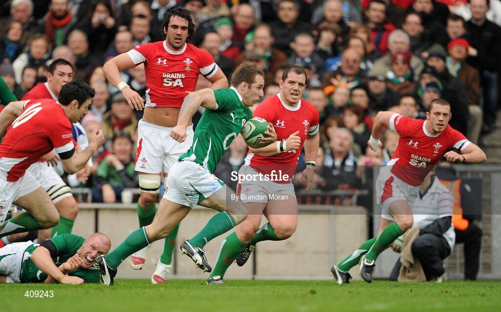 13 March 2010; Ireland scrum-half Tomas O'Leary breaks through the Wales defence. RBS Six Nations Rugby Championship, Ireland v Wales, Croke Park, Dublin. Picture credit: Brendan Moran / SPORTSFILE