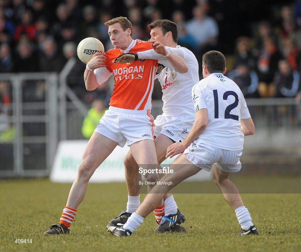 14 March 2010; Kieran Toner, Armagh, in action against Ken Donnelly and John Doyle, Kildare. Allianz GAA Football National League, Division 2, Round 4, Armagh v Kildare, St Oliver Plunkett Park, Crossmaglen, Co. Armagh. Picture credit: Oliver McVeigh / SPORTSFILE