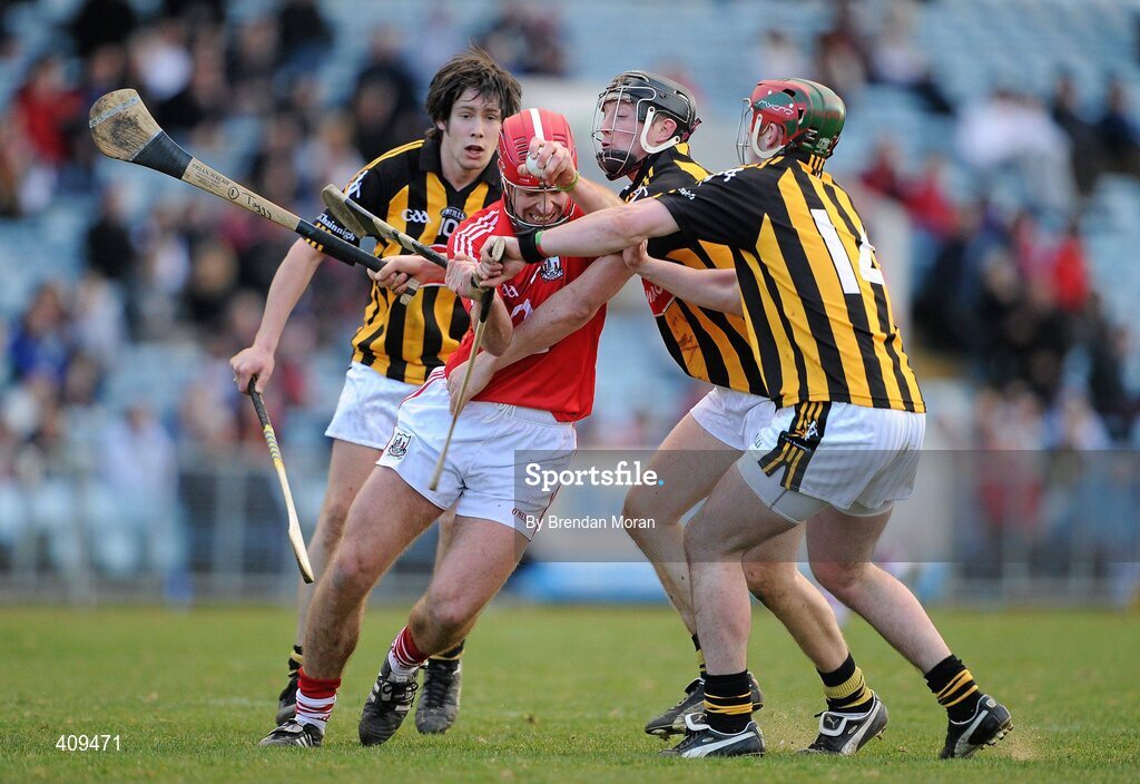 14 March 2010; Ronan Curran, Cork, in action against John Mulhall, left, Aidan Fogarty and Eoin Larkin, Kilkenny. Allianz GAA Hurling National League, Division 1, Round 3, Cork v Kilkenny, Pairc Ui Chaoimh, Cork. Picture credit: Brendan Moran / SPORTSFILE