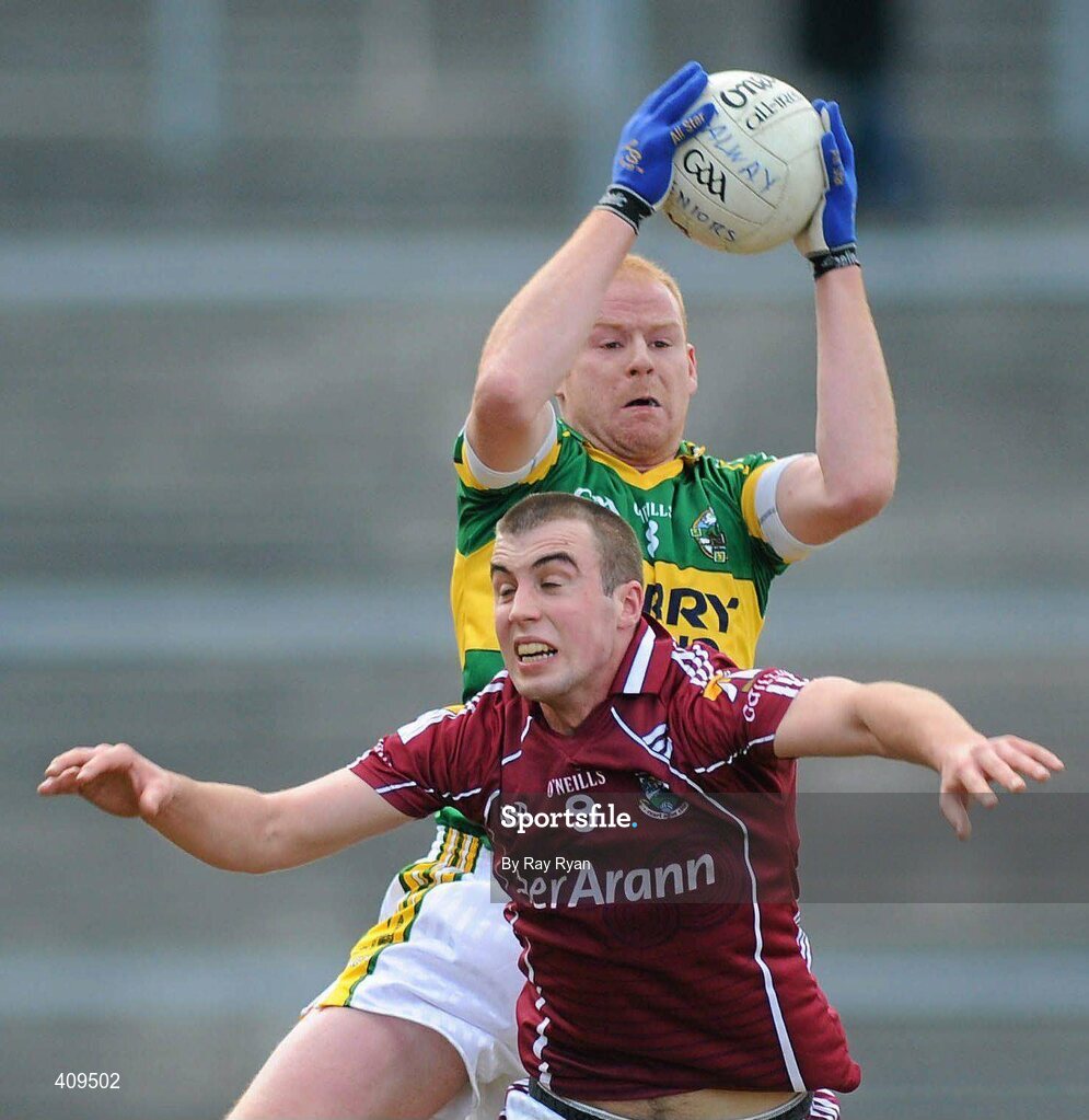 14 March 2010; Seamus Scanlon, Kerry, in action against Paul Conroy, Galway. Allianz GAA Football National League, Division 1, Round 4, Galway v Kerry, Pearse Stadium, Galway. Picture credit: Ray Ryan / SPORTSFILE