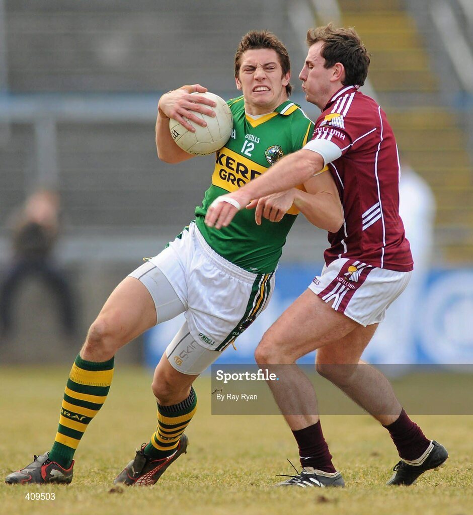 14 March 2010; David Moran, Kerry, in action against Diarmuid Blake, Galway. Allianz GAA Football National League, Division 1, Round 4, Galway v Kerry, Pearse Stadium, Galway. Picture credit: Ray Ryan / SPORTSFILE