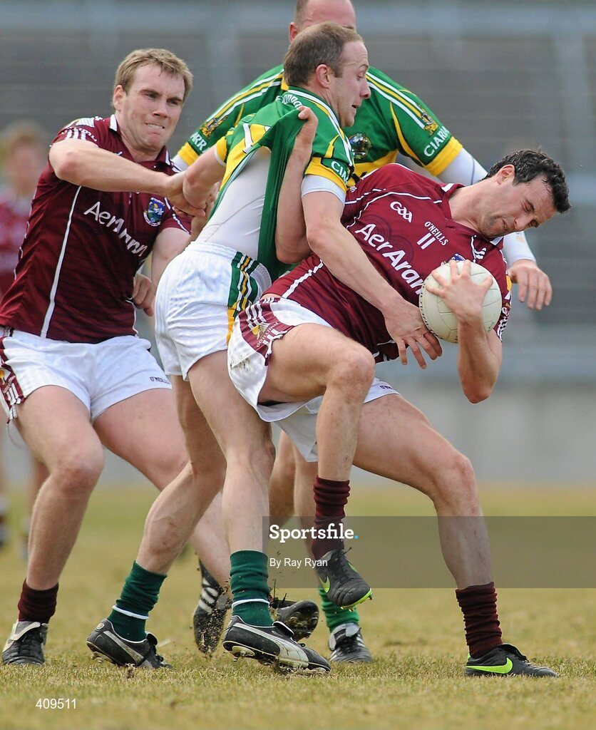 14 March 2010; Joe Bergin and Barry Cullinane, Galway, in action against Tommy Griffin, Kerry. Allianz GAA Football National League, Division 1, Round 4, Galway v Kerry, Pearse Stadium, Galway. Picture credit: Ray Ryan / SPORTSFILE