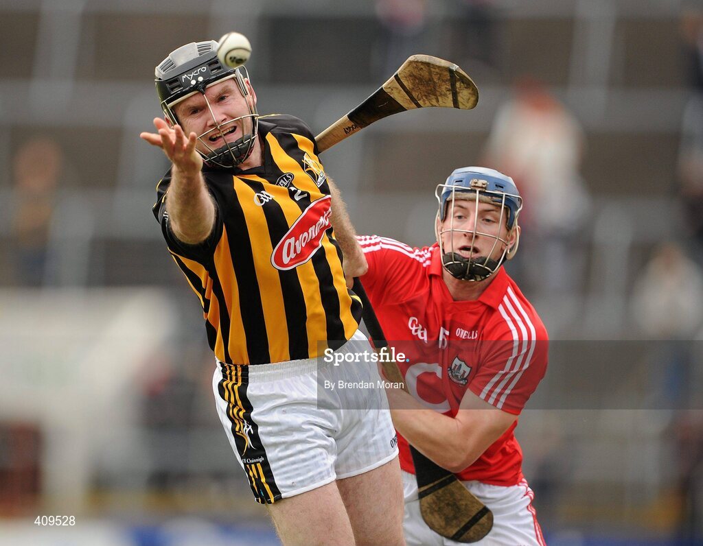 14 March 2010; Canice Hickey, Kilkenny, in action against Patrick Horgan, Cork. Allianz GAA Hurling National League, Division 1, Round 3, Cork v Kilkenny, Pairc Ui Chaoimh, Cork. Picture credit: Brendan Moran / SPORTSFILE