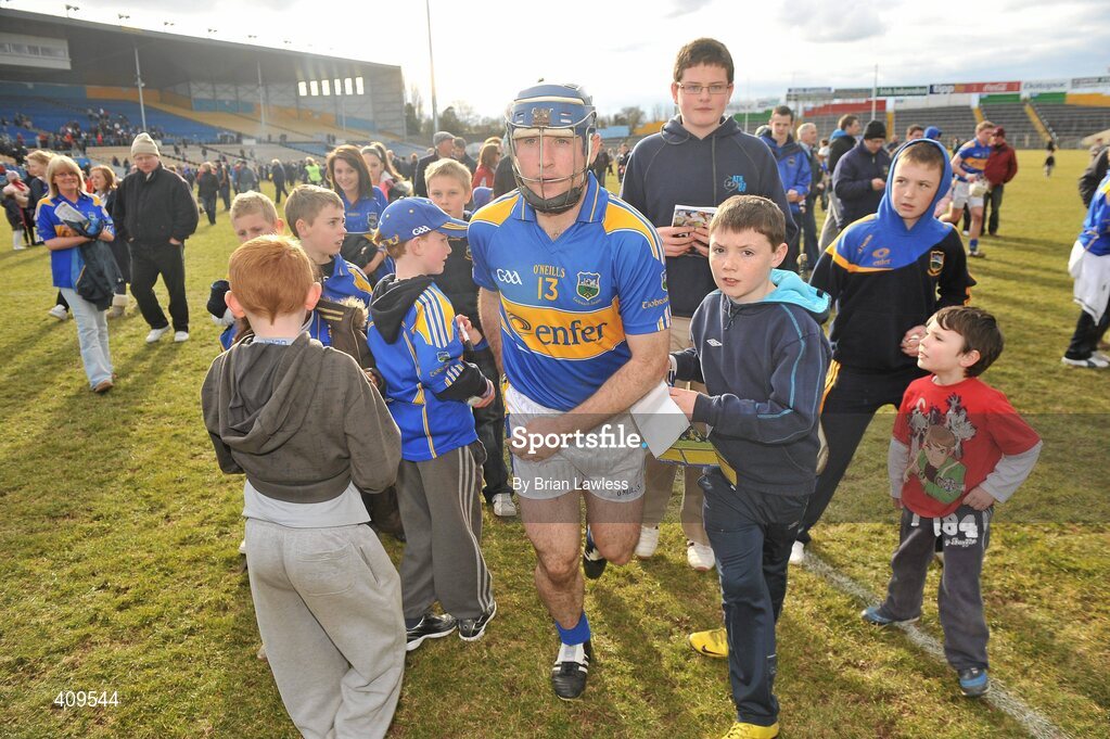 14 March 2010; Eoin Kelly, Tipperary, makes his way to the warm down with his team-mates having signed autographs for young fans. Allianz GAA Football National League, Division 2, Round 4, Tipperary v Meath, Semple Stadium, Thurles, Co. Tipperary. Picture credit: Brian Lawless / SPORTSFILE