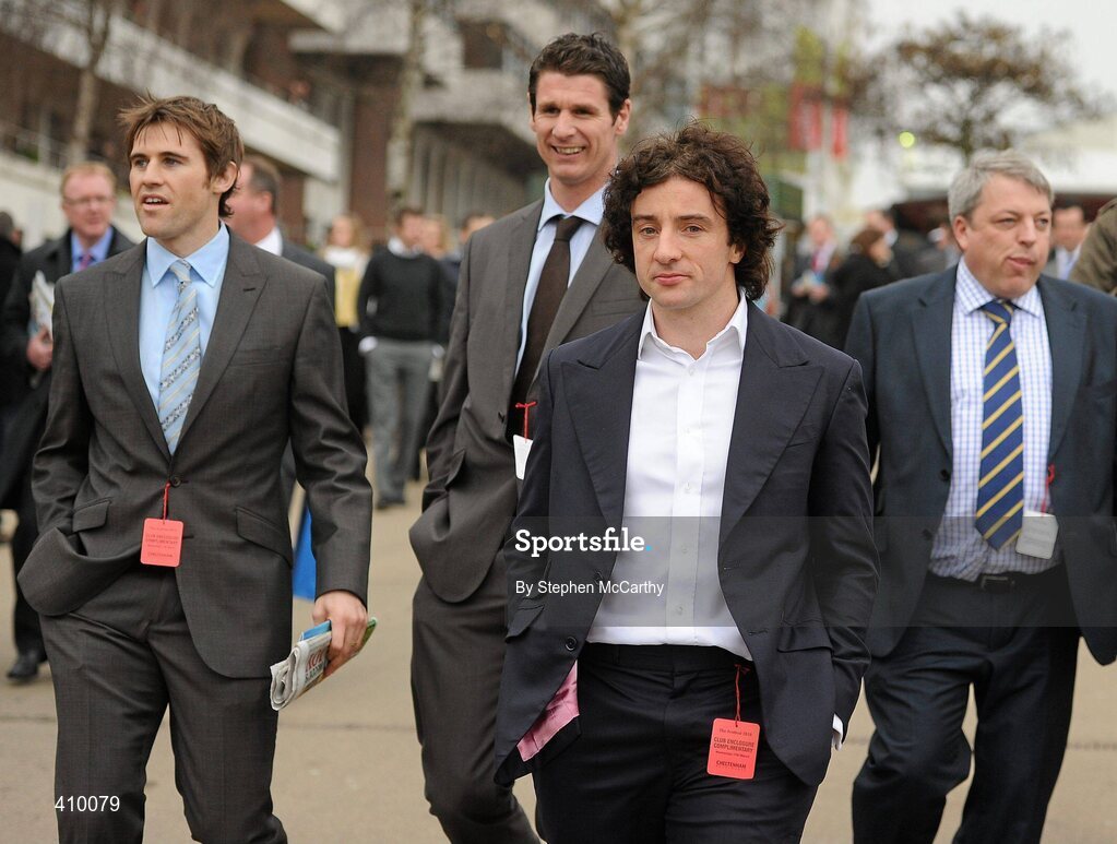17 March 2010; Republic of Ireland and Hull City footballers Stephen Hunt, centre, and Kevin Kilbane, left, arrive for the second day of the Cheltenham Racing Festival. Cheltenham Racing Festival - Wednesday. Prestbury Park, Cheltenham, Gloucestershire, England. Picture credit: Stephen McCarthy / SPORTSFILE