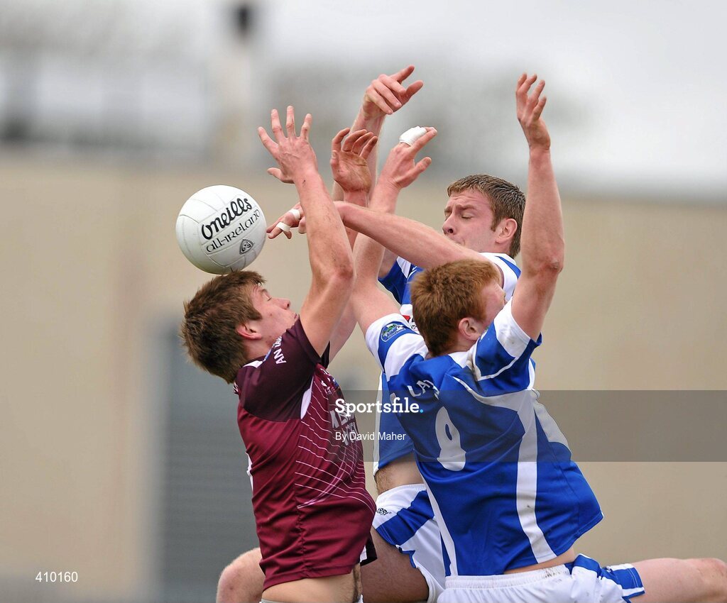 17 March 2010; John Heslin, Westmeath, in action against Brian Glynn and Donal Kingston, Laois. Cadbury Leinster GAA Football Under 21 Semi-Final, Westmeath v Laois, Cusack Park, Mullingar, Co. Westmeath. Picture credit: David Maher / SPORTSFILE