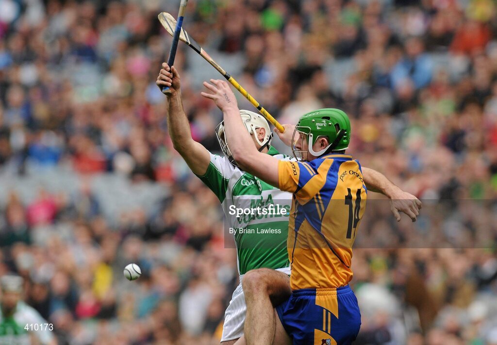 17 March 2010; Joe Canning, Portumna, in action against Aidan Cummins, Ballyhale Shamrocks. AIB GAA Hurling All-Ireland Senior Club Championship Final, Ballyhale Shamrocks v Portumna, Croke Park, Dublin. Picture credit: Brian Lawless / SPORTSFILE