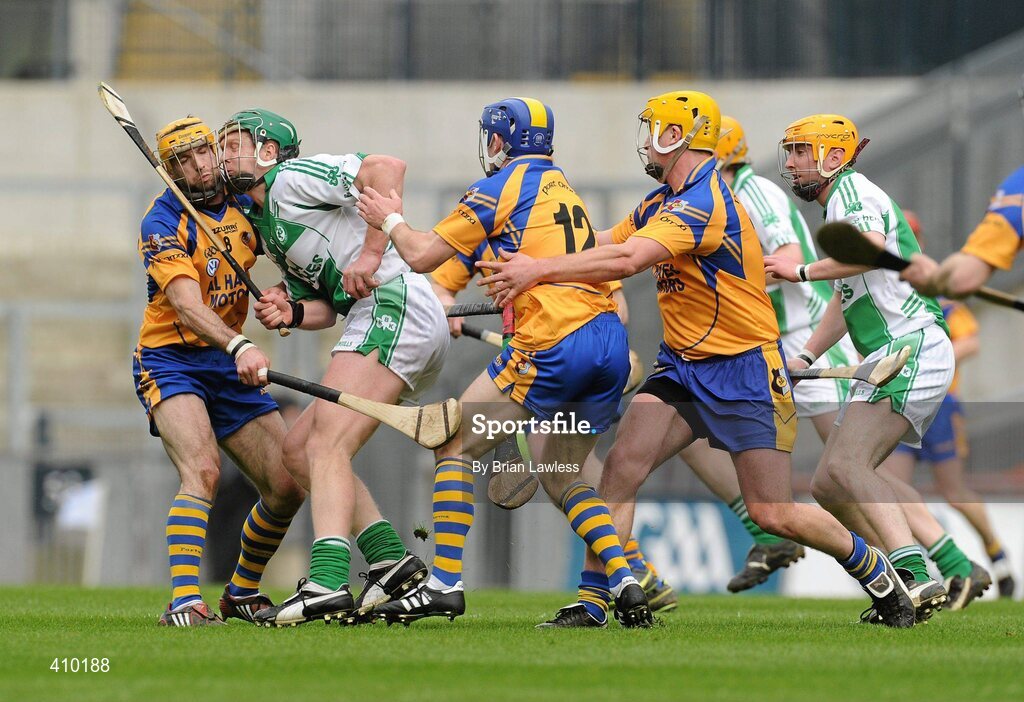 17 March 2010; Henry Shefflin, Ballyhale Shamrocks, in action against, from left, Leo Smith, Andrew Smith, and Damien Hayes, Portumna. AIB GAA Hurling All-Ireland Senior Club Championship Final, Ballyhale Shamrocks v Portumna, Croke Park, Dublin. Picture credit: Brian Lawless / SPORTSFILE