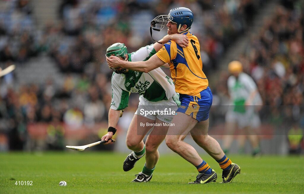 17 March 2010; Henry Shefflin, Ballyhale Shamrocks, in action against Michael Ryan, Portumna. AIB GAA Hurling All-Ireland Senior Club Championship Final, Ballyhale Shamrocks v Portumna, Croke Park, Dublin. Picture credit: Brendan Moran / SPORTSFILE
