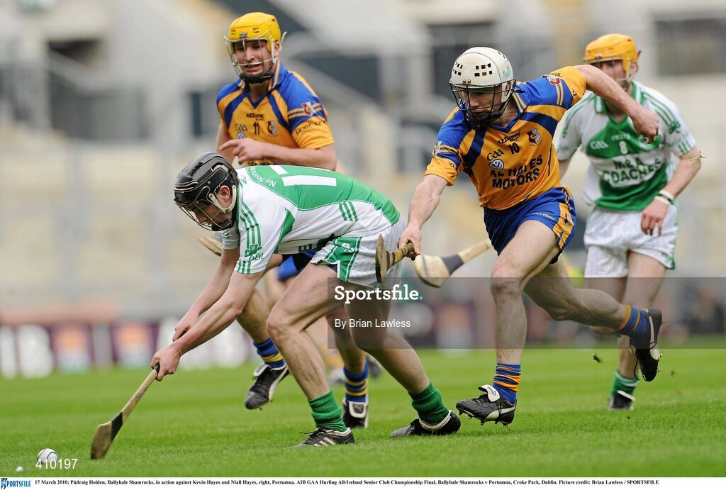 17 March 2010; Pádraig Holden, Ballyhale Shamrocks, in action against Kevin Hayes and Niall Hayes, right, Portumna. AIB GAA Hurling All-Ireland Senior Club Championship Final, Ballyhale Shamrocks v Portumna, Croke Park, Dublin. Picture credit: Brian Lawless / SPORTSFILE