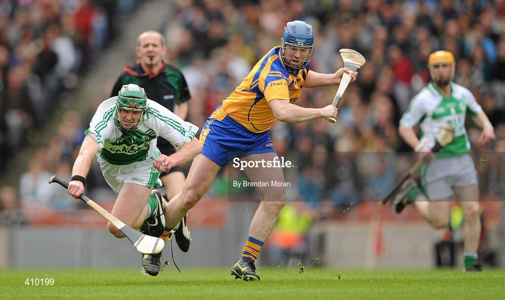 17 March 2010; Henry Shefflin, Ballyhale Shamrocks, in action against Michael Ryan, Portumna. AIB GAA Hurling All-Ireland Senior Club Championship Final, Ballyhale Shamrocks v Portumna, Croke Park, Dublin. Picture credit: Brendan Moran / SPORTSFILE