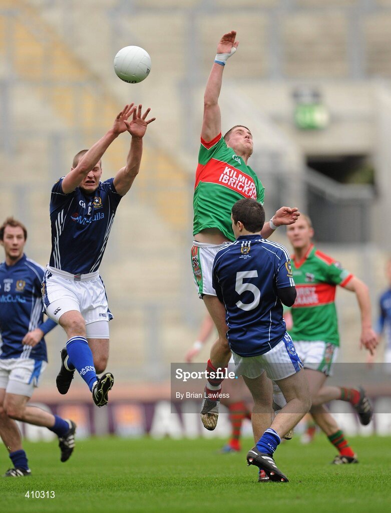 17 March 2010; Ian McInerney, Kilmurry Ibrickane, in action against Kevin McGourty  and Mark Kelly, right, St Gall's. AIB GAA Football All-Ireland Senior Club Championship Final, Kilmurry Ibrickane v St Gall's, Croke Park, Dublin. Picture credit: Brian Lawless / SPORTSFILE