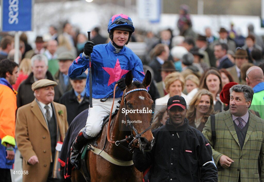 17 March 2010; Cue Card, with Joe Tizzard up, on their way to winning the Weatherbys Champion Bumper. Cheltenham Racing Festival - Wednesday. Prestbury Park, Cheltenham, Gloucestershire, England. Photo by Sportsfile