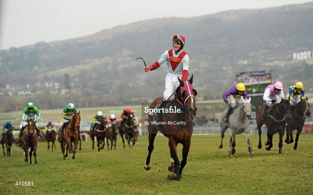 18 March 2010; Buena Vista, with Hadden Frost up, on their way to winning the Pertemps Final. Cheltenham Racing Festival - Thursday. Prestbury Park, Cheltenham, Gloucestershire, England. Picture credit: Stephen McCarthy / SPORTSFILE