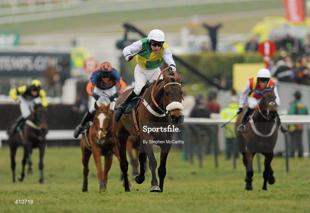 18 March 2010; Ballabriggs, with Richard Harding up, on their way to winning the Fulke Walwyn Kim Muir Challenge Cup Handicap Chase. Cheltenham Racing Festival - Thursday. Prestbury Park, Cheltenham, Gloucestershire, England. Picture credit: Stephen McCarthy / SPORTSFILE
