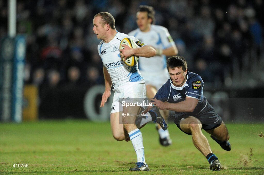 18 March 2010; Hein O'Hare, Glasgow Warriors, goes past Eoin O'Malley, Leinster, on his way to scoring his side's first try. Celtic League, Leinster v Glasgow Warriors, RDS, Ballsbridge, Dublin. Picture credit: Brian Lawless / SPORTSFILE