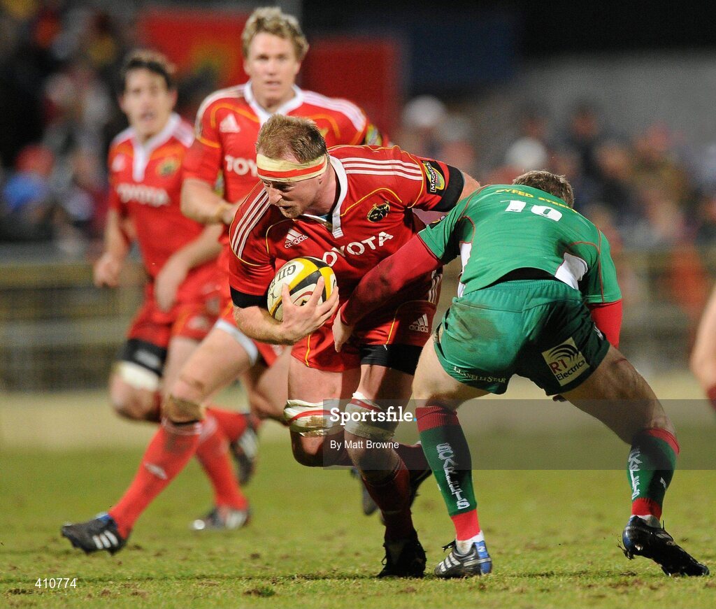 18 March 2010; Mick O'Driscoll, Munster, is tackled by Rhys Priestland, Scarlets. Celtic League, Munster v Scarlets, Musgrave Park, Cork. Picture credit: Matt Browne / SPORTSFILE