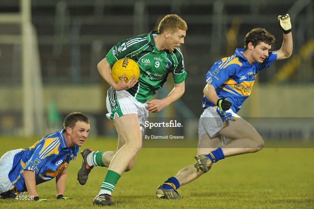 18 March 2010; Tony McMahon, Limerick, in action against Peter Acheson, left, and Dara Dwyer, Tipperary. Cadbury Munster GAA Football Under 21 Championship Semi-Final, Tipperary v Limerick, Semple Stadium, Thurles, Co. Tipperary. Picture credit: Diarmuid Greene / SPORTSFILE
