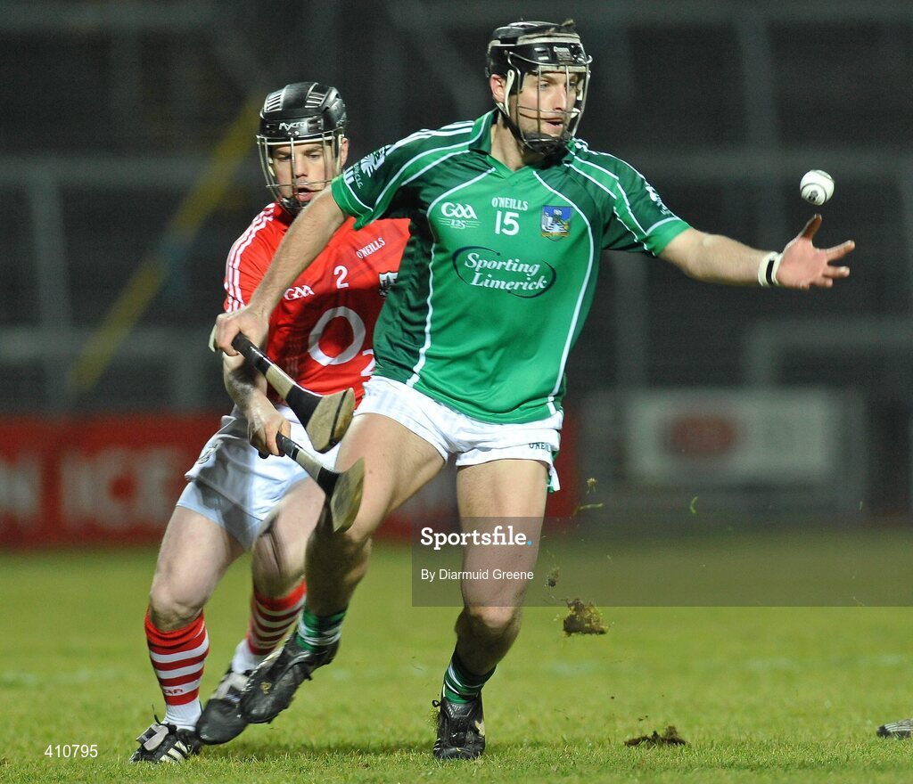 27 February 2010; Alan O'Connor, Limerick, in action against Shane O'Neill, Cork. Allianz GAA Hurling Hurling National League Division 1 Round 2, Limerick v Cork, Gaelic Grounds, Limerick. Picture credit: Diarmuid Greene / SPORTSFILE