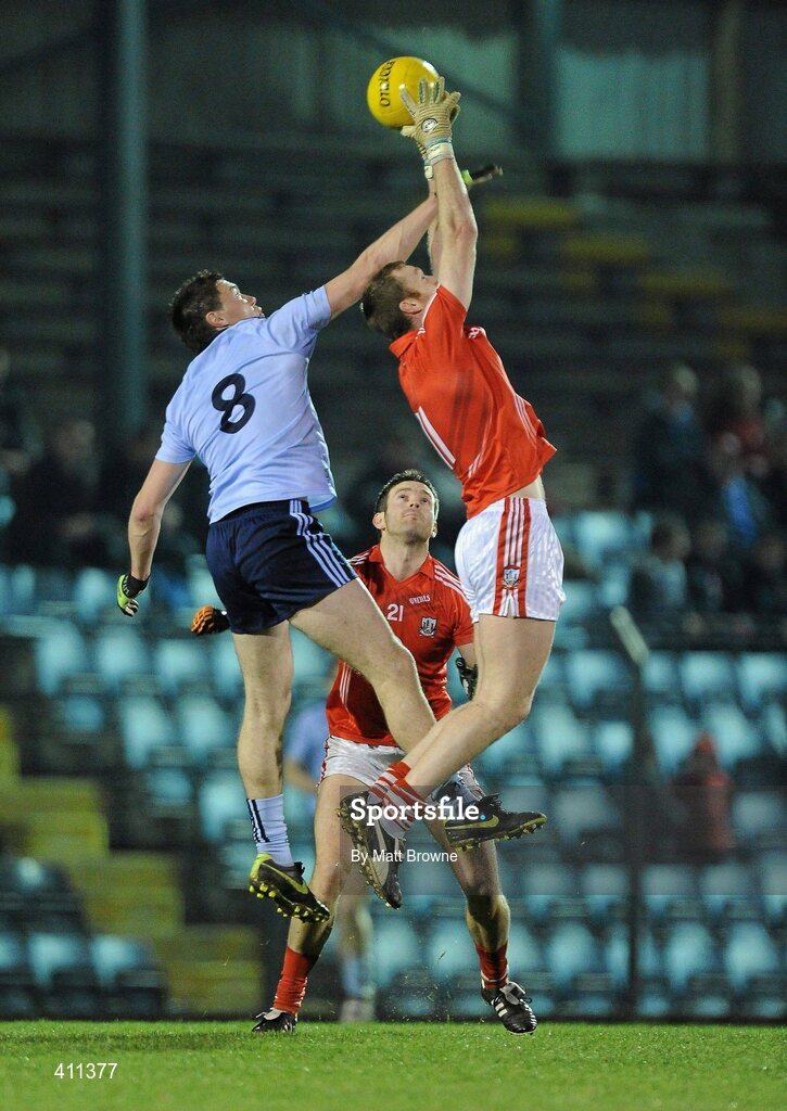 20 March 2010; Nicholas Murphy and Derek Kavanagh, 21, Cork, in action against Éamon Fennell, Dublin. Allianz GAA National Football League, Division 1, Round 5, Cork v Dublin, Pairc Ui Rinn, Cork. Picture credit: Matt Browne / SPORTSFILE