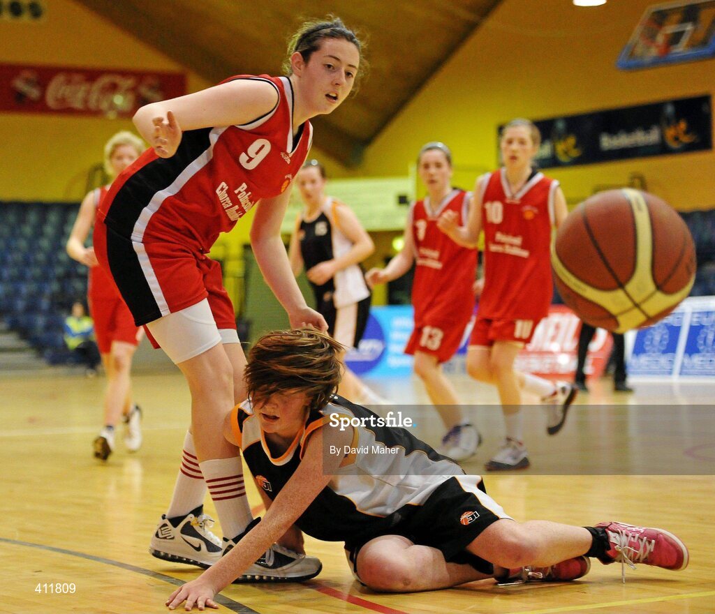 22 March 2010; Deirdre Ni Gheibheannaigh, Pobailscoil Dingle, in action against Olivia Keehan, Gort Community School. U16B Girls - All-Ireland Schools League Finals 2010, Gort Community School, Galway v Pobailscoil Dingle, Kerry, National Basketball Arena, Tallaght, Dublin. Picture credit: David Maher / SPORTSFILE