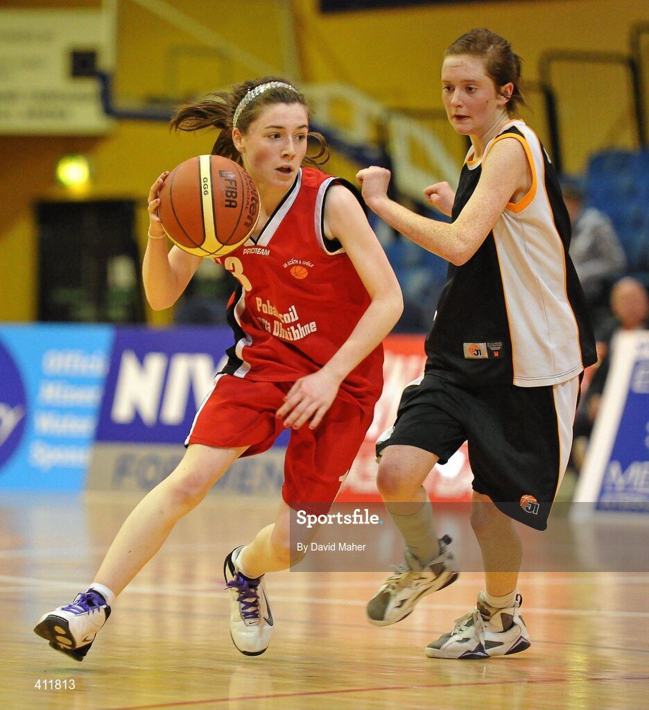 22 March 2010; Kate Ni Shuilleabhain, Pobailscoil Dingle, in action against Sarah Keehan, Gort Community School. U16B Girls - All-Ireland Schools League Finals 2010, Gort Community School, Galway v Pobailscoil Dingle, Kerry, National Basketball Arena, Tallaght, Dublin. Picture credit: David Maher / SPORTSFILE