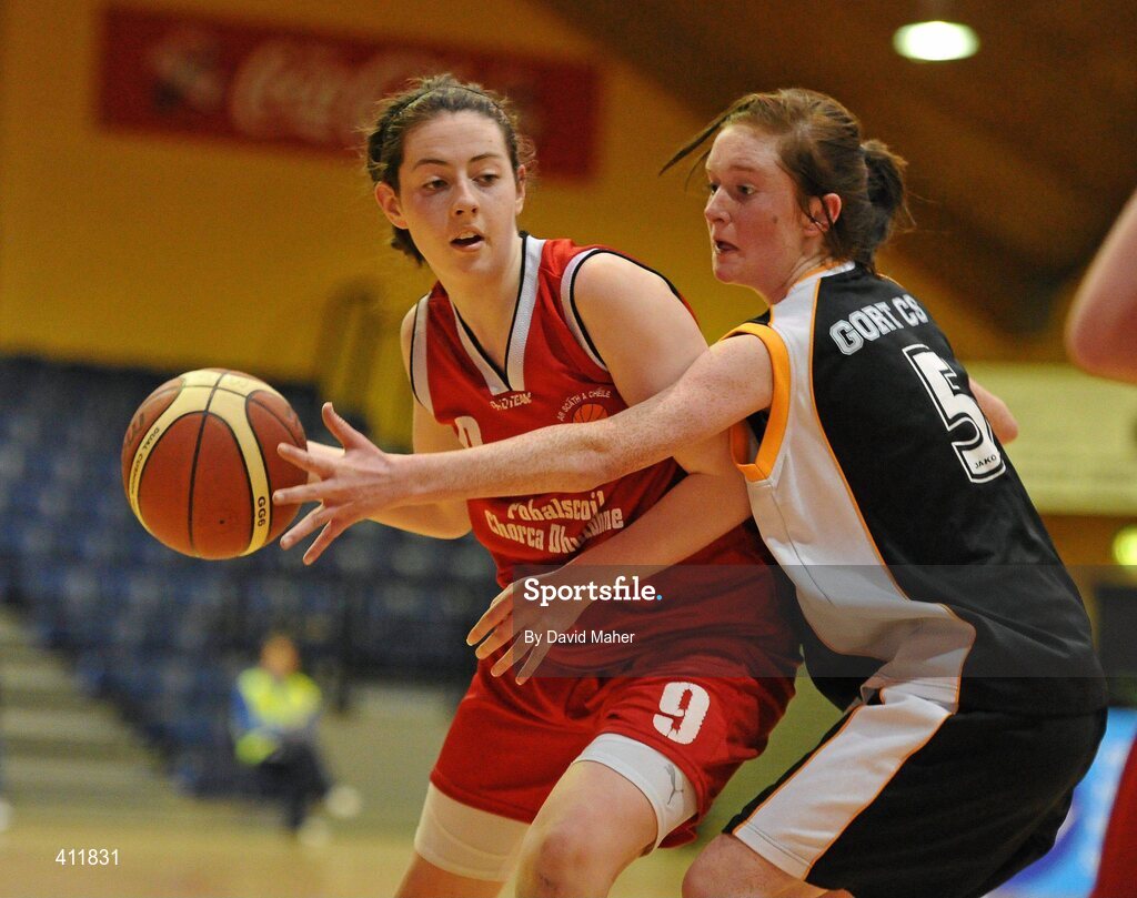 22 March 2010; Deirdre Ni Gheigheannaigh,Pobailscoil Dingle, in action against Sarah Keehan, Gort Community School. U16B Girls - All-Ireland Schools League Finals 2010, Gort Community School, Galway v Pobailscoil Dingle, Kerry, National Basketball Arena, Tallaght, Dublin. Picture credit: David Maher / SPORTSFILE