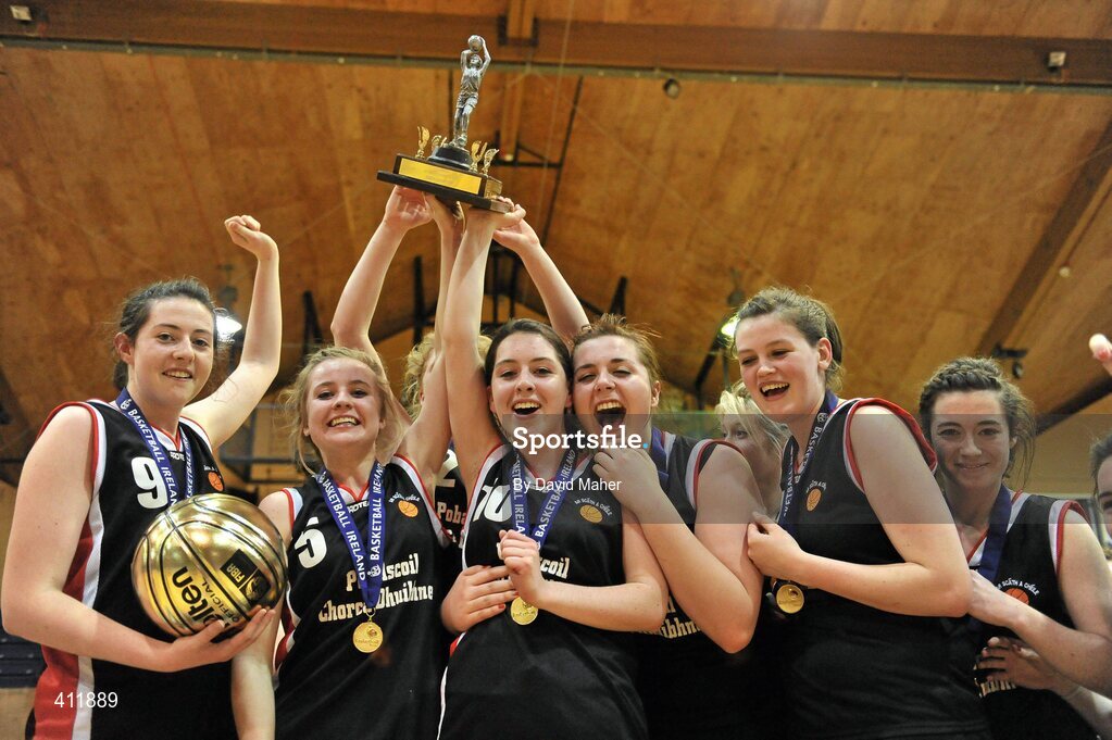 22 March 2010; Players from Pobailscoil Dingle, celebrate at the end of the game after victory over Presentation Secondary School. U19B Girls - All-Ireland Schools League Finals 2010, Presentation Secondary School, Tralee v Pobailscoil Dingle, Kerry, National Basketball Arena, Tallaght, Dublin. Picture credit: David Maher / SPORTSFILE