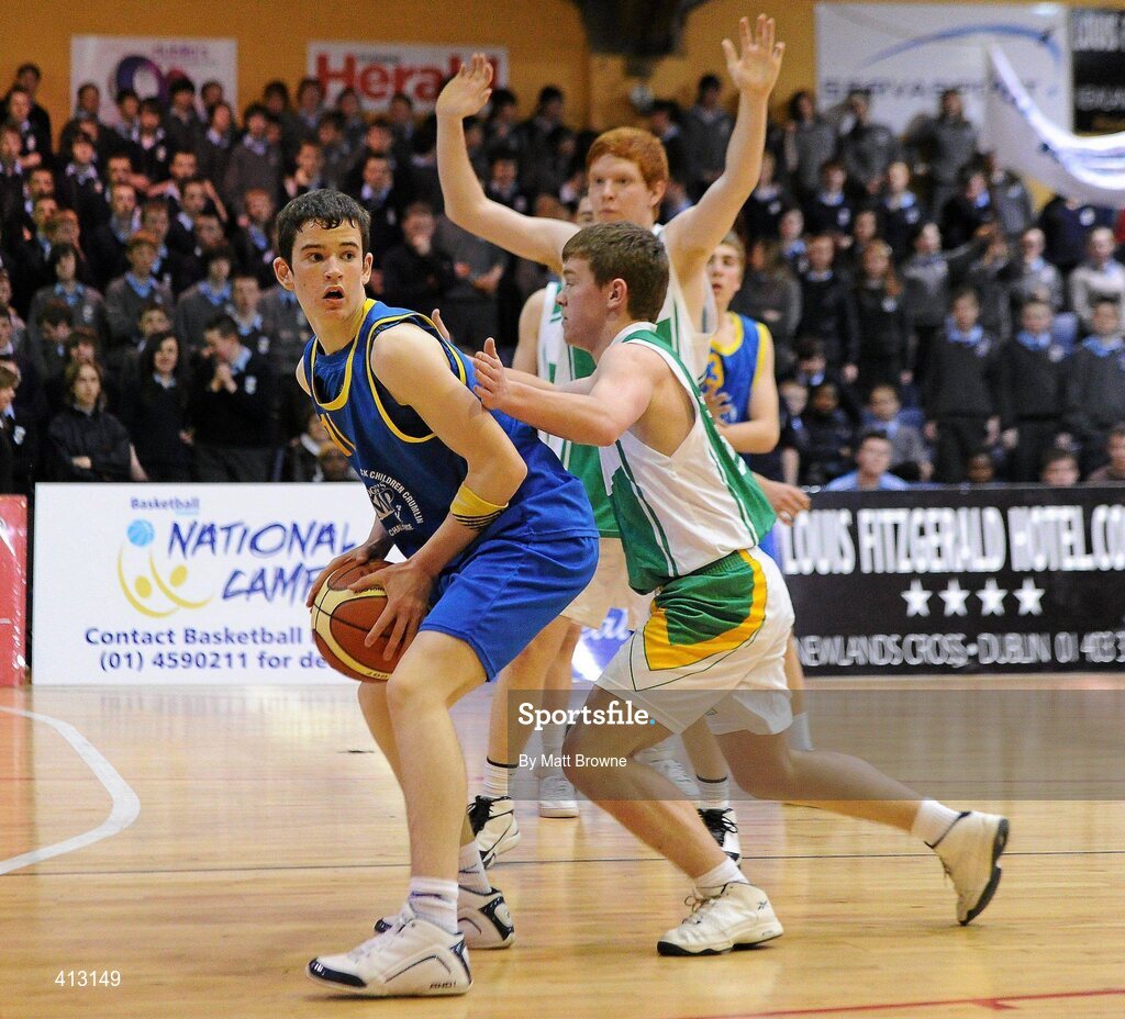 25 March 2010; Sean Hughes, Colaiste Einde, in action against Conor Stewart, Tallaght Community School. U16C Boys - All-Ireland Schools League Finals 2010, Tallaght Community School, Dublin v Colaiste Einde, Galway, National Basketball Arena, Tallaght, Dublin. Picture credit: Matt Browne / SPORTSFILE