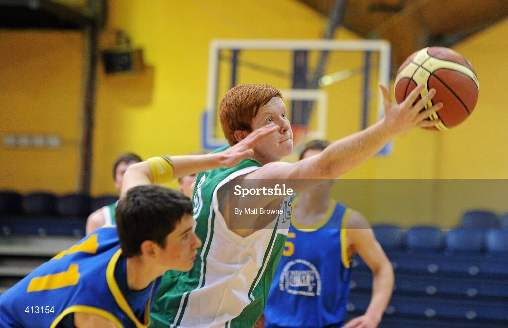 25 March 2010; Craig Palmer, Tallaght Community School, in action against Sean Hughes, Colaiste Einde. U16C Boys - All-Ireland Schools League Finals 2010, Tallaght Community School, Dublin v Colaiste Einde, Galway, National Basketball Arena, Tallaght, Dublin. Picture credit: Matt Browne / SPORTSFILE