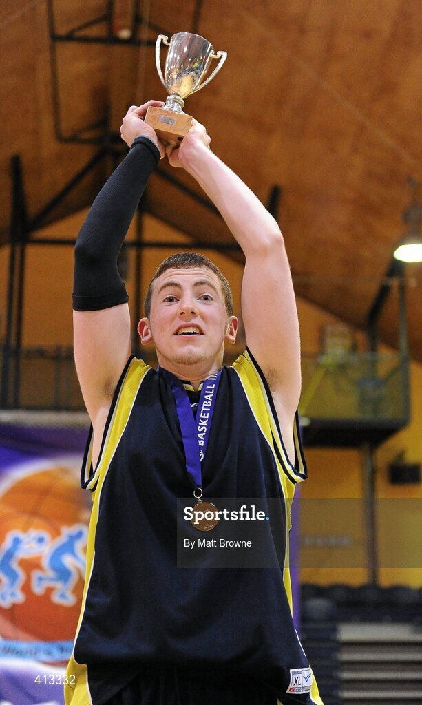 25 March 2010; Colaiste Einde captain Findara McAvinchey lifts the cup. U19C Boys - All-Ireland Schools League Finals 2010, Colaiste Einde, Galway v CBS Ennistymon, Clare, National Basketball Arena, Tallaght, Dublin. Picture credit: Matt Browne / SPORTSFILE
